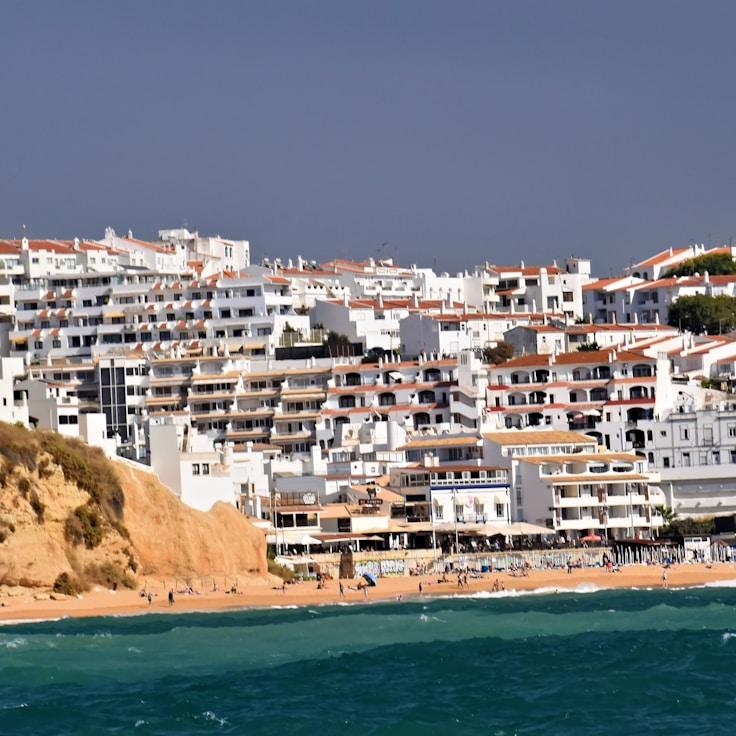 Outdoor terrace seating suitable for families in Paris